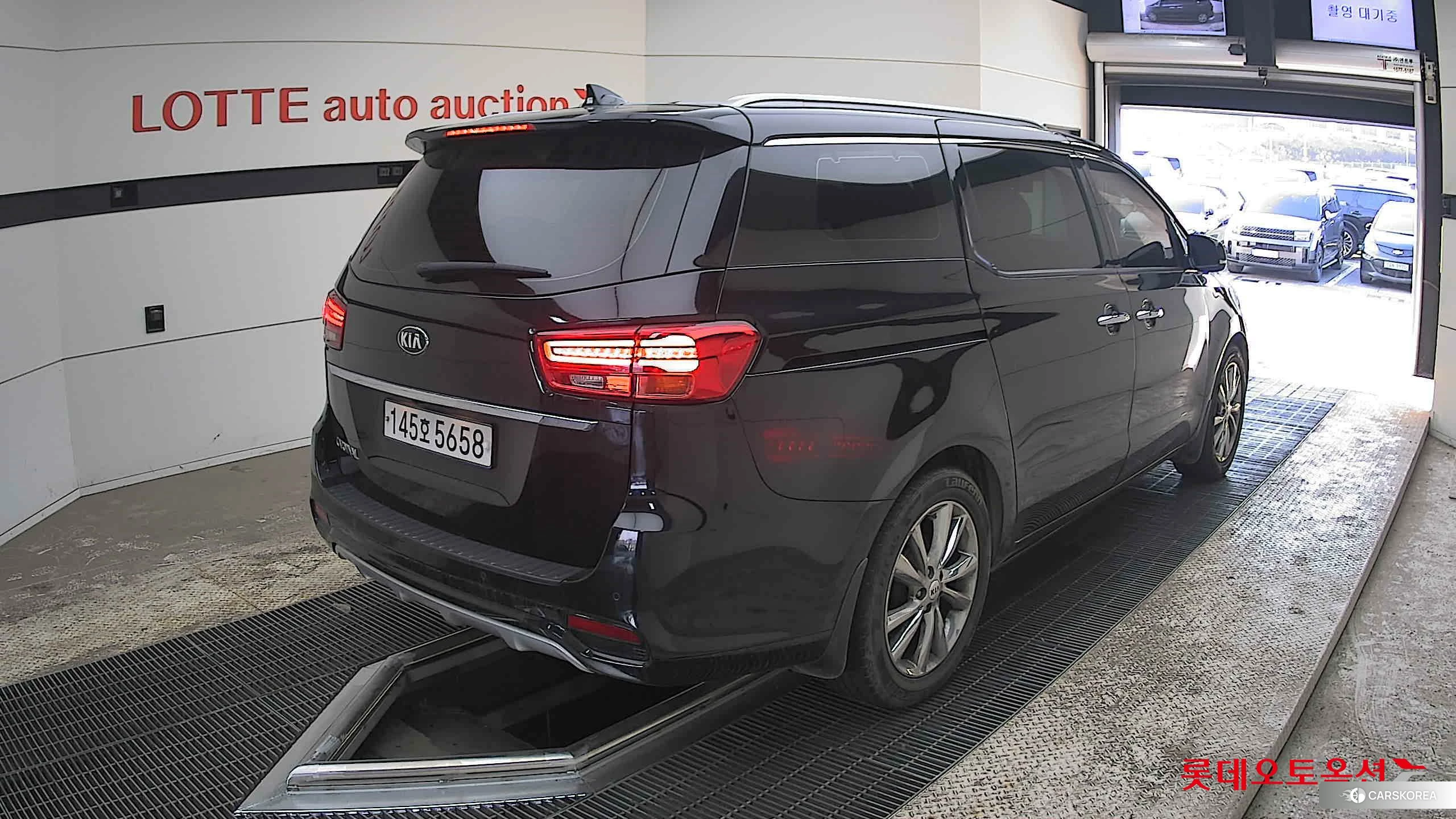 Kia Carnival id 3882157 из Кореи 31