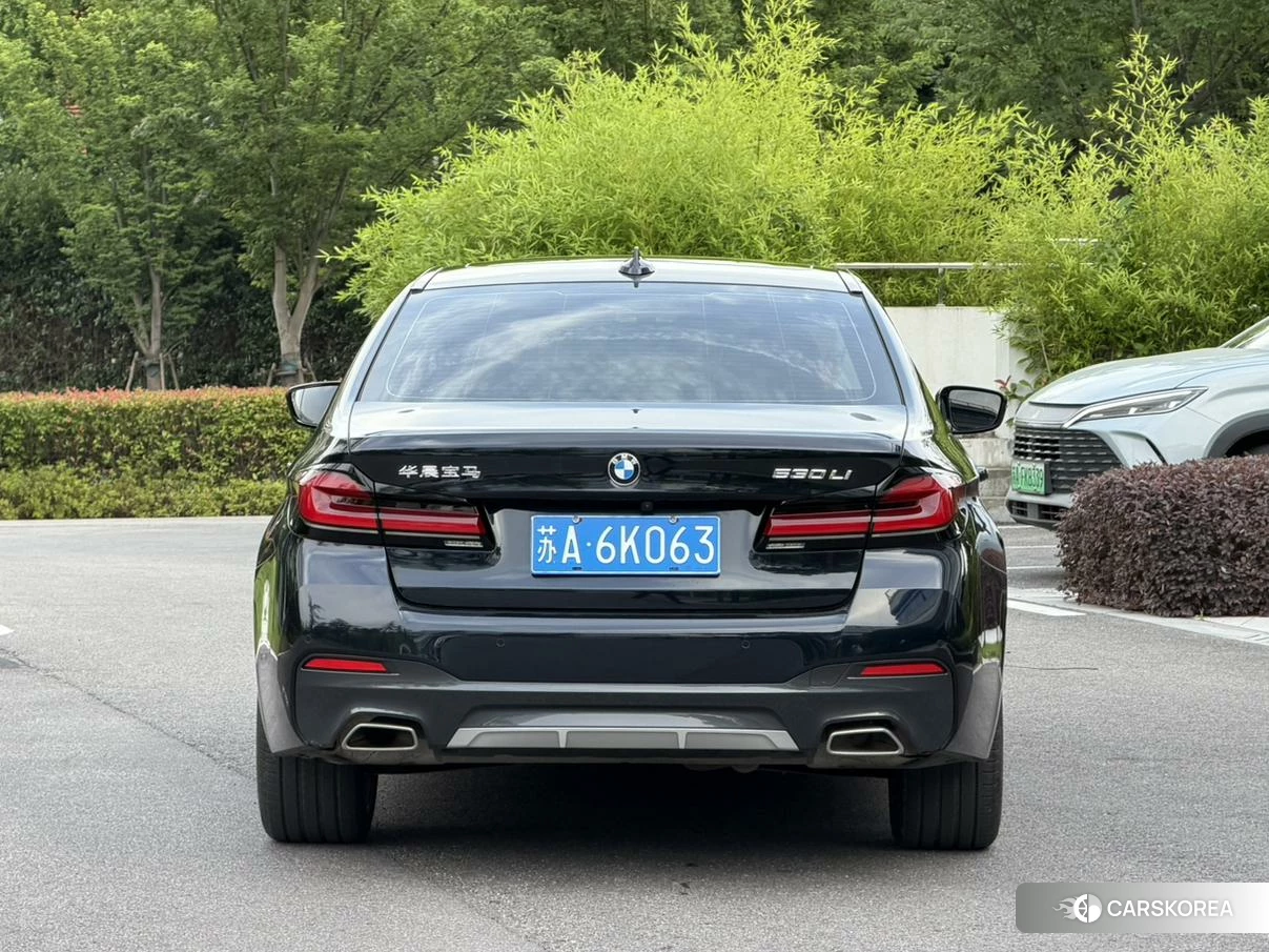 BMW 5 series 2023 Черный из Китая, фото 4