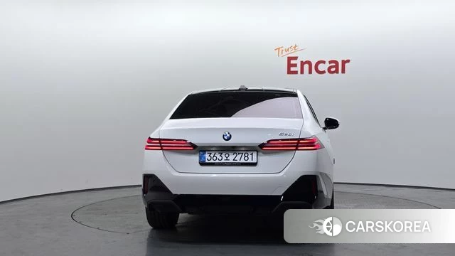 BMW 5 Series (G60) id 4380823 из Кореи 29