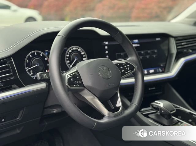 Volkswagen Touareg id 3908042 из Китая 8