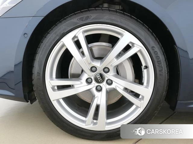 Audi A7L id 4260755 из Китая 10