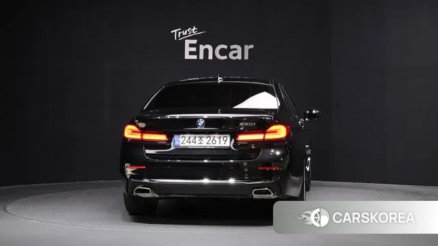 BMW 5 Series (G30) id 3354473 из Кореи 14