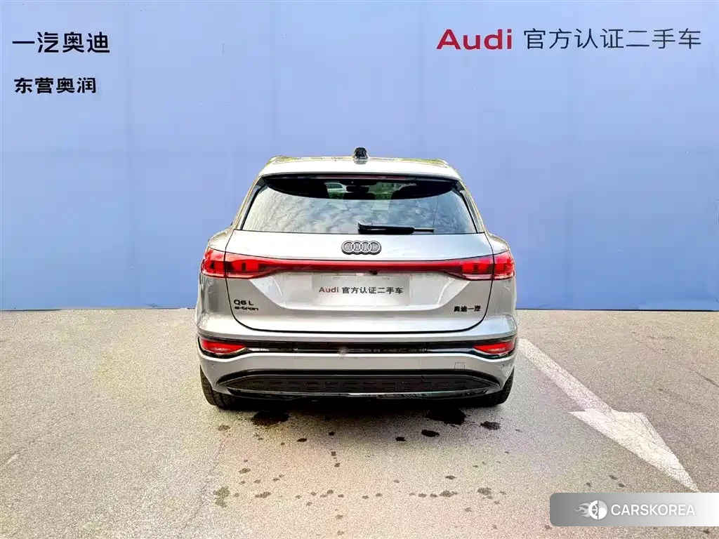 Audi Q6L 2025 Silver/gray из Китая, фото 4