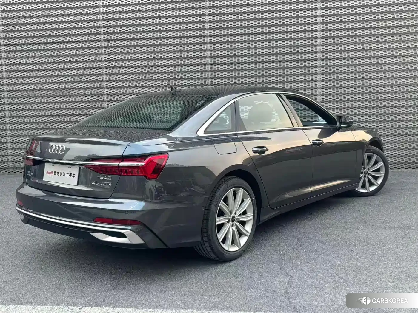 Audi A6L 2024 Silver/gray из Китая, фото 4