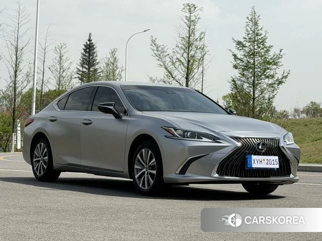 Lexus ES id 4359522 из Китая 13