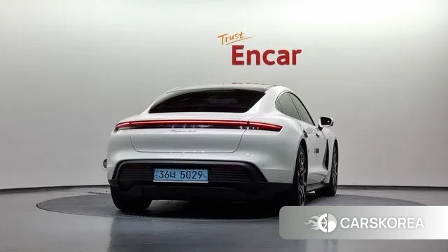 Porsche Taycan id 3349833 из Кореи 14