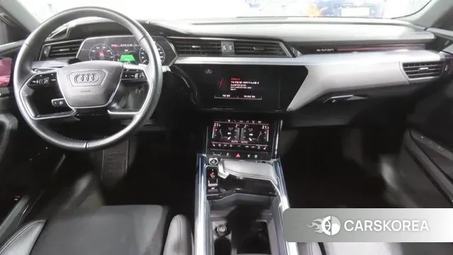 Audi e-Tron 2023 Черный из Кореи, фото 4