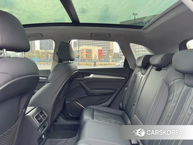 Audi Q5L 2022 Черный из Китая, фото 4