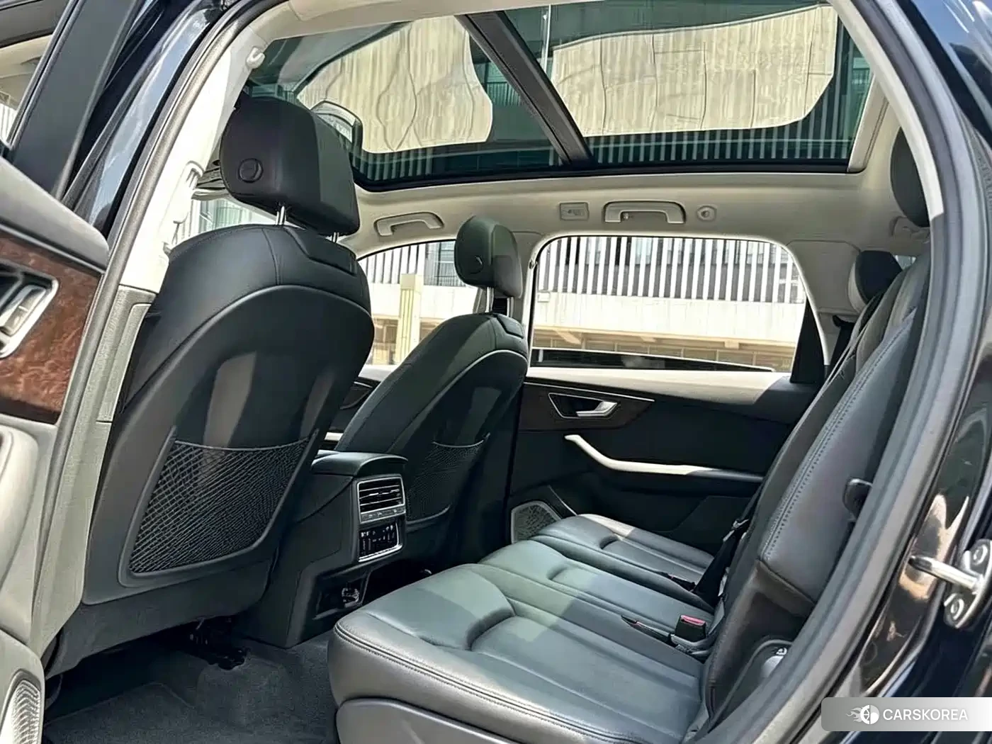 Audi Q7 2021 Черный из Китая, фото 5