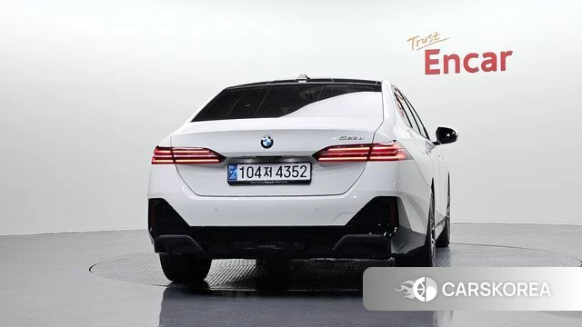 BMW 5 Series (G60) id 3914672 из Кореи 14