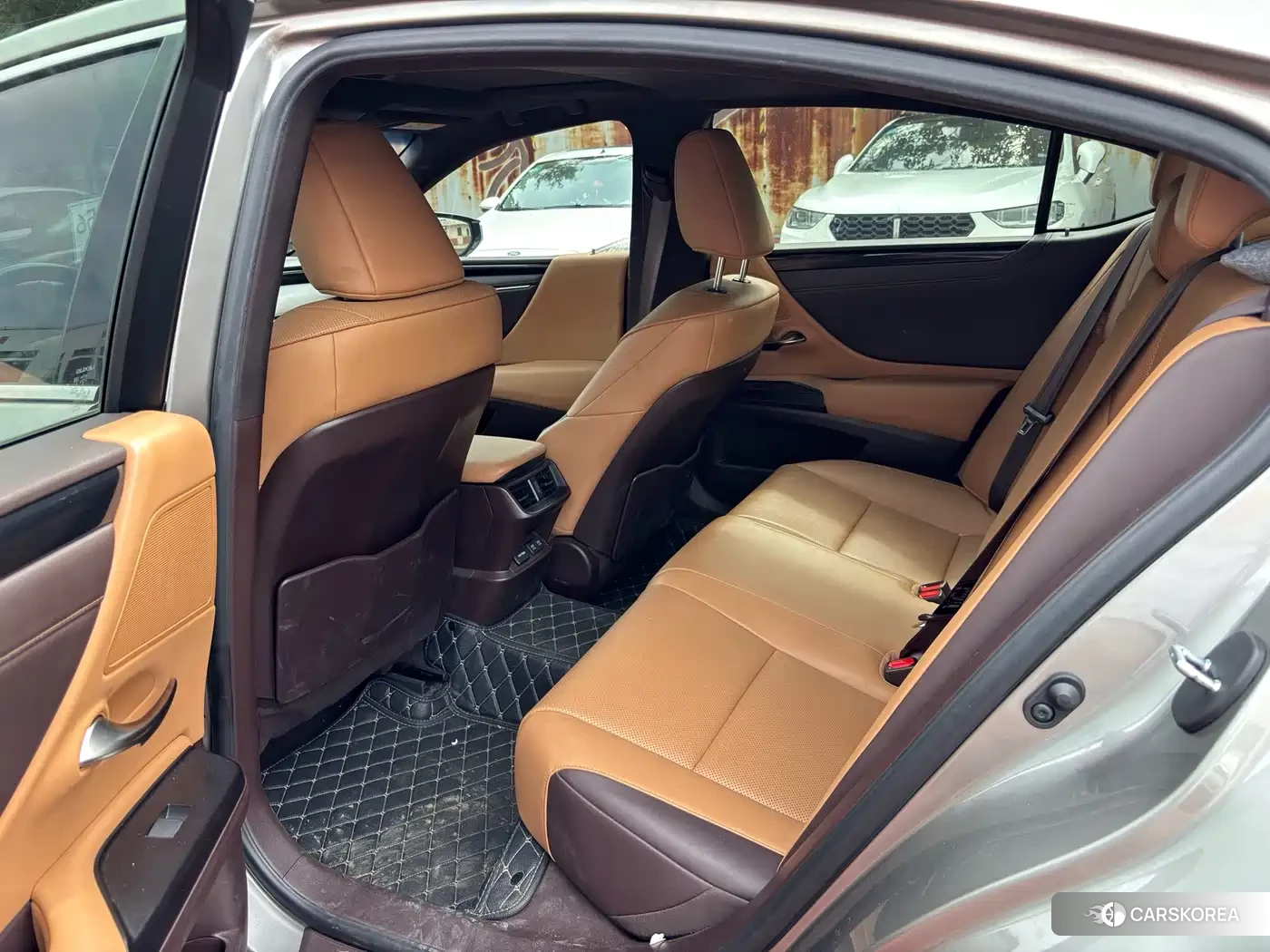 Lexus ES 2021 Champagne/brown из Китая, фото 6