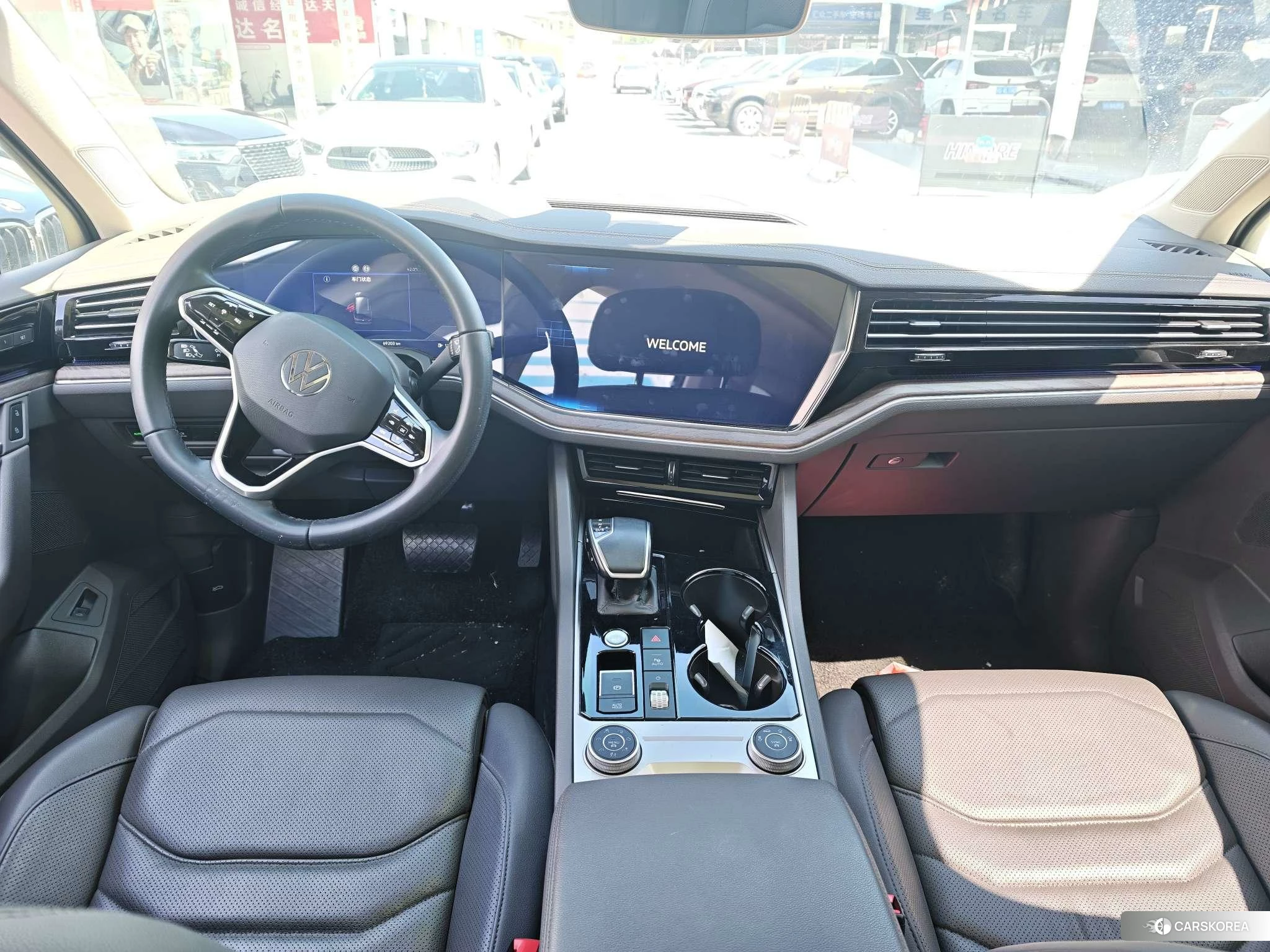 Volkswagen Touareg 2023 Черный из Китая, фото 4
