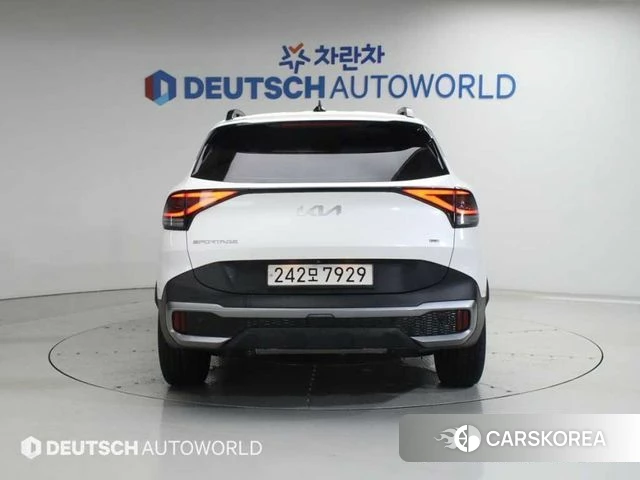 Kia Sportage 5th Generation Hybrid 2023 Белый из Кореи, фото 4