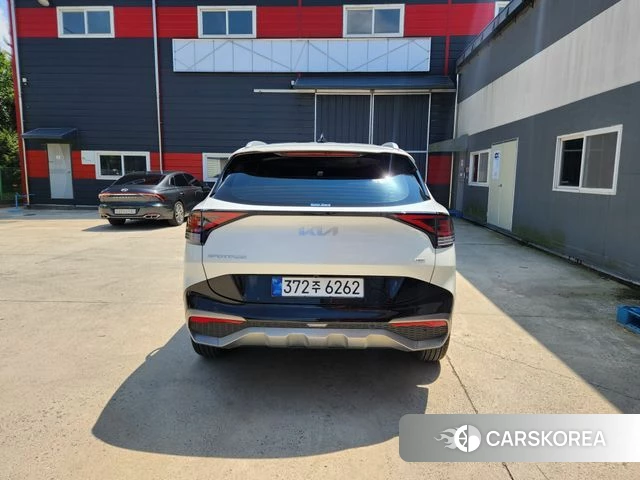 Kia Sportage 5th Generation Hybrid 2023 Белый из Кореи, фото 6