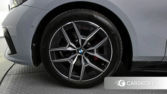 BMW 5 Series (G60) id 4380860 из Кореи 26