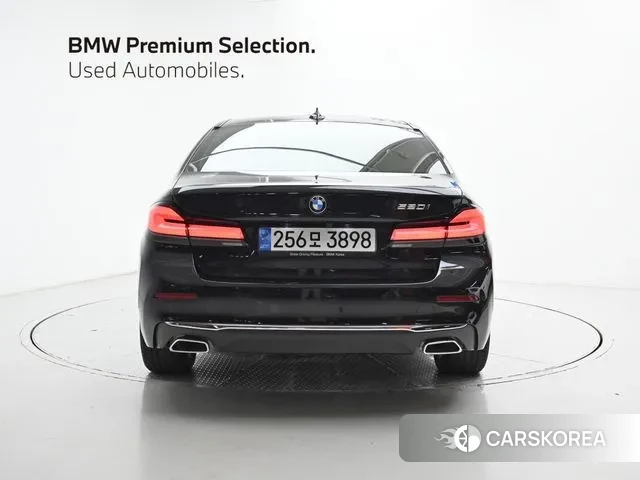 BMW 5 Series (G30) id 2959411 из Кореи 14