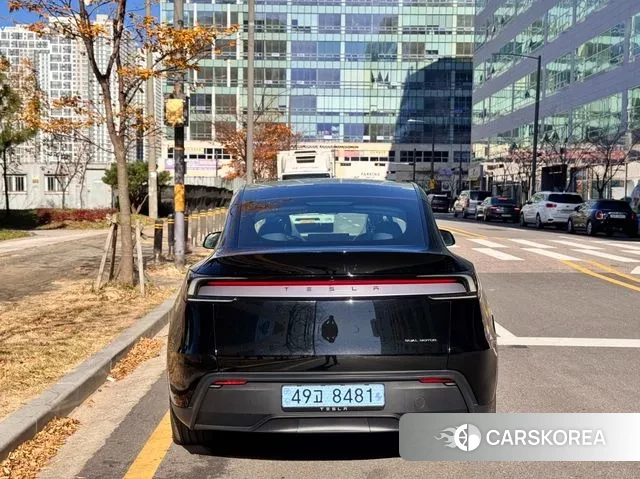 Tesla Model Y 2025 Черный из Кореи, фото 6