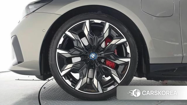 BMW 5 Series (G60) id 4548664 из Кореи 29