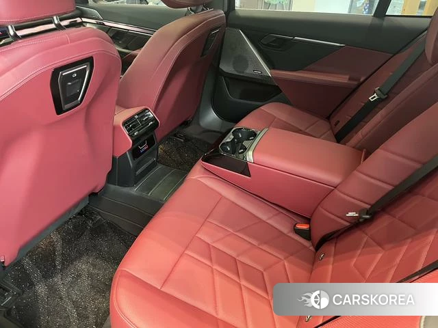 BMW 5 series 2025 Черный из Китая, фото 4