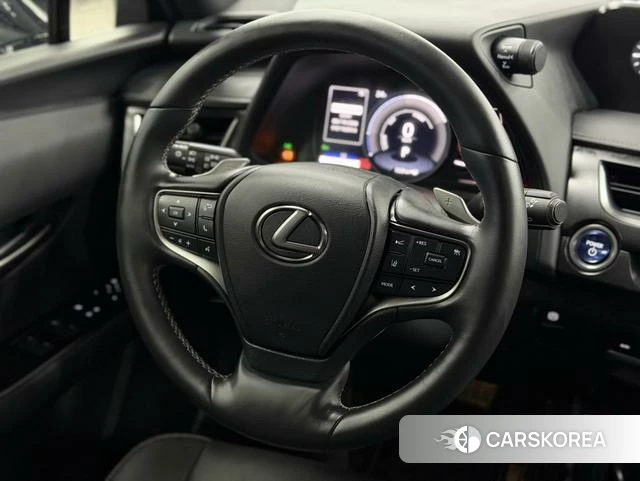 Lexus UX EV id 4297725 из Китая 14