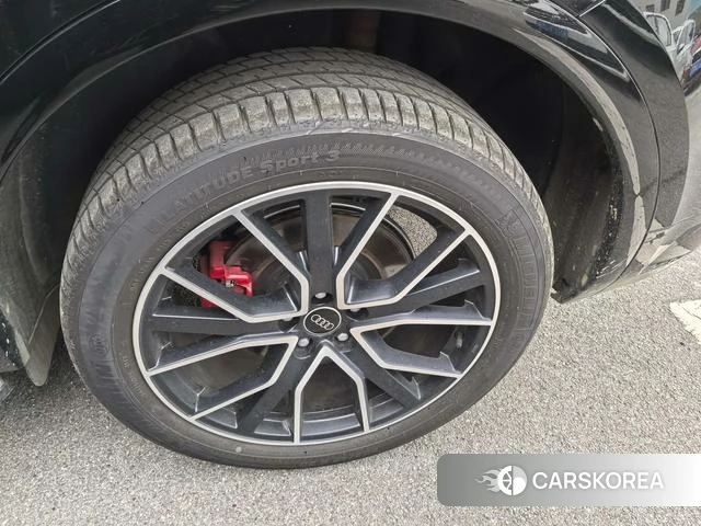 Audi Q5L 2025 Черный из Китая, фото 4