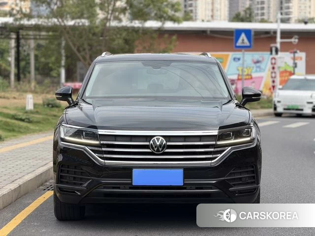 Volkswagen Touareg id 4274755 из Китая 8