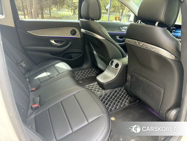 Mercedes-Benz E-class 2023 Белый из Китая, фото 6