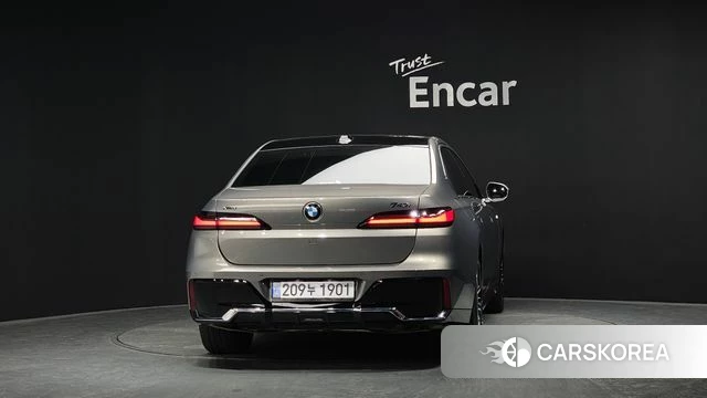 BMW 7 Series (G70) id 3934108 из Кореи 14