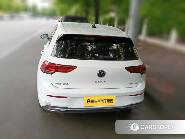 Volkswagen Golf 2022 Белый из Китая, фото 4