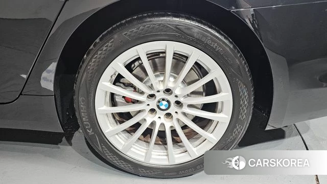 BMW 5 Series (G30) id 3801225 из Кореи 14