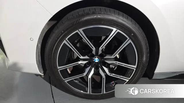 BMW 7 Series (G70) id 3554910 из Кореи 14