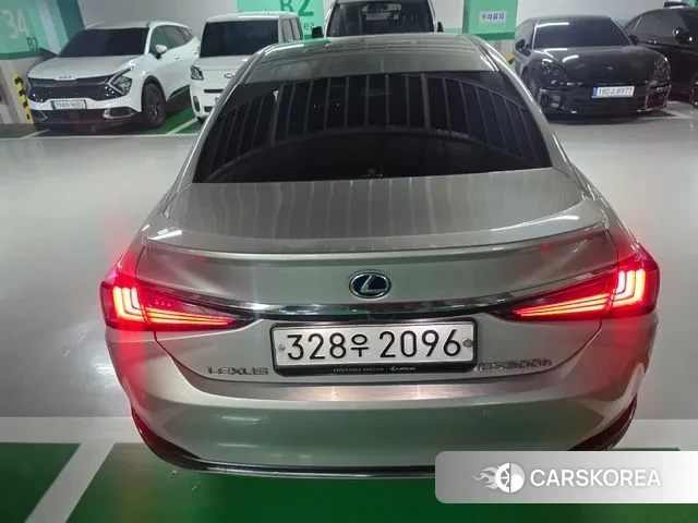 Lexus ES300h 7th generation 2020 Золотой из Кореи, фото 5