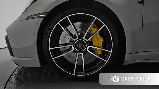 Porsche 911(992) id 4529252 из Кореи 27
