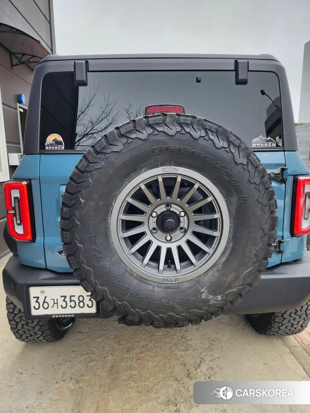 Ford Bronco 6th Generation 2022 Небесно-голубой из Кореи, фото 5