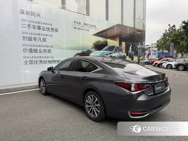 Lexus ES id 4291273 из Китая 12