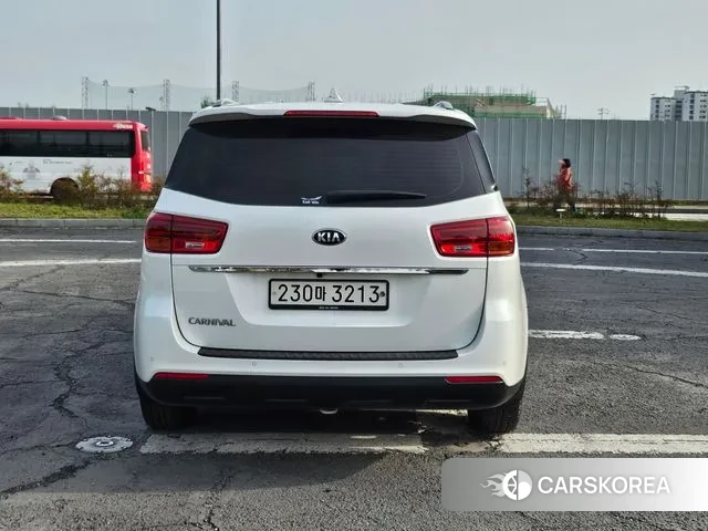 Kia The New Carnival id 3541251 из Кореи 14