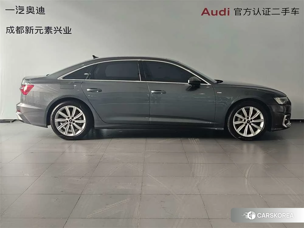 Audi A6L id 4421047 из Китая 10