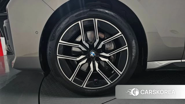 BMW 7 Series (G70) id 4571645 из Кореи 33