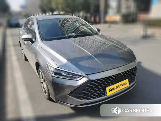 BYD Qin PLUS DM 2023 Темно-серый из Китая, фото 4