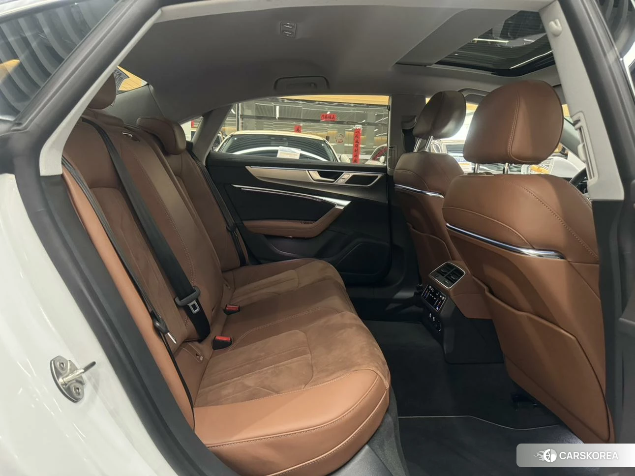 Audi A7L id 4479762 из Китая 9