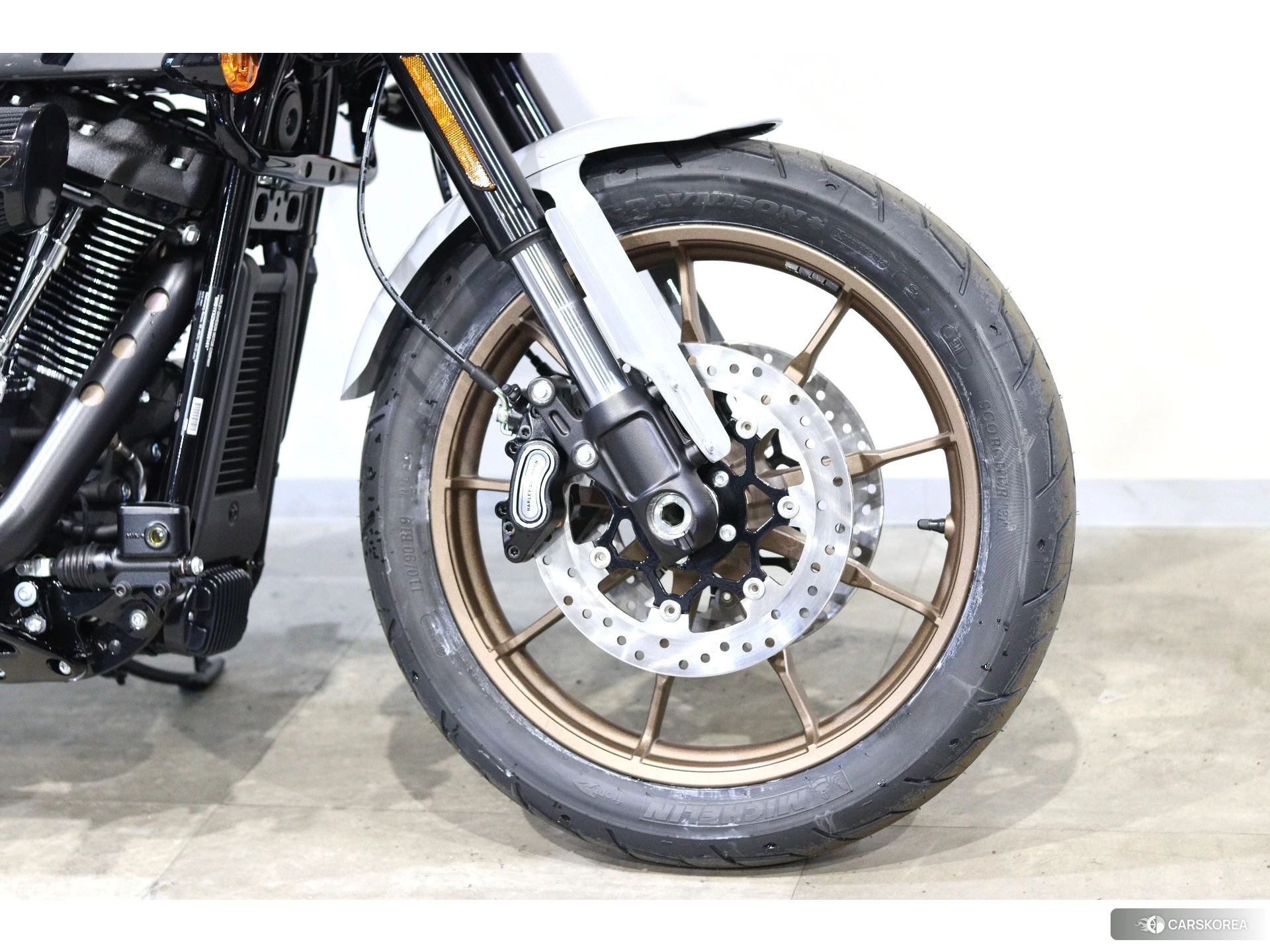 Harley-Davidson Softail Low Rider ST FXLRST1920 id 4380304 из Японии 10