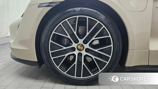 Porsche Taycan id 4591853 из Кореи 28