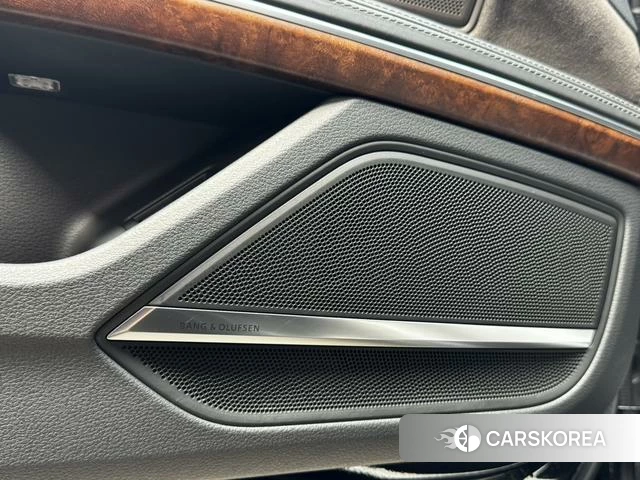 Audi A8 id 4255818 из Китая 17