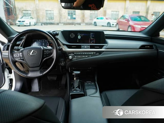 Lexus ES id 3890790 из Китая 23