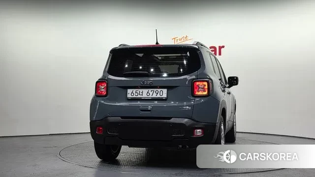 Jeep Renegade id 3598971 из Кореи 14