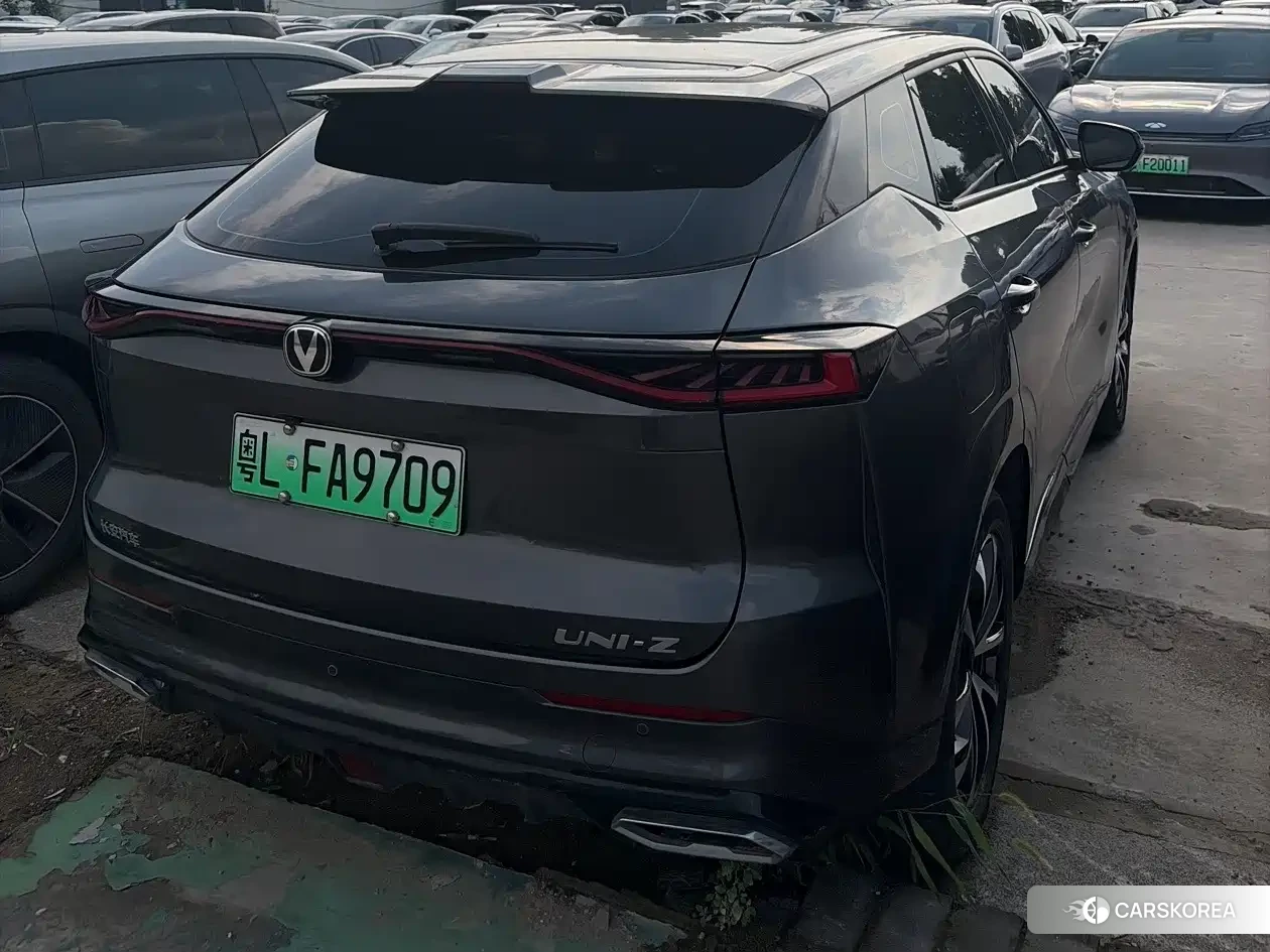 Chang'an UNI-Z New Energy 2023 Silver/gray из Китая, фото 5