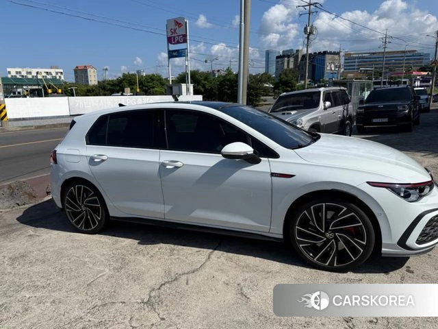 Volkswagen Golf 8th Generation 2024 Белый из Кореи, фото 4