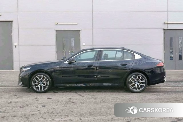 BMW i5 id 4254812 из Китая 8