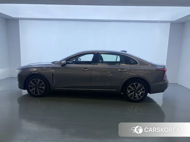 Red flag H5 PHEV id 4242112 из Китая 11