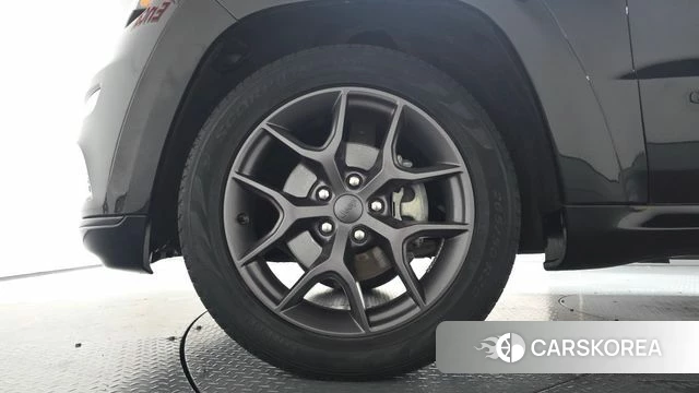 Jeep Grand Cherokee id 4759658 из Кореи 27